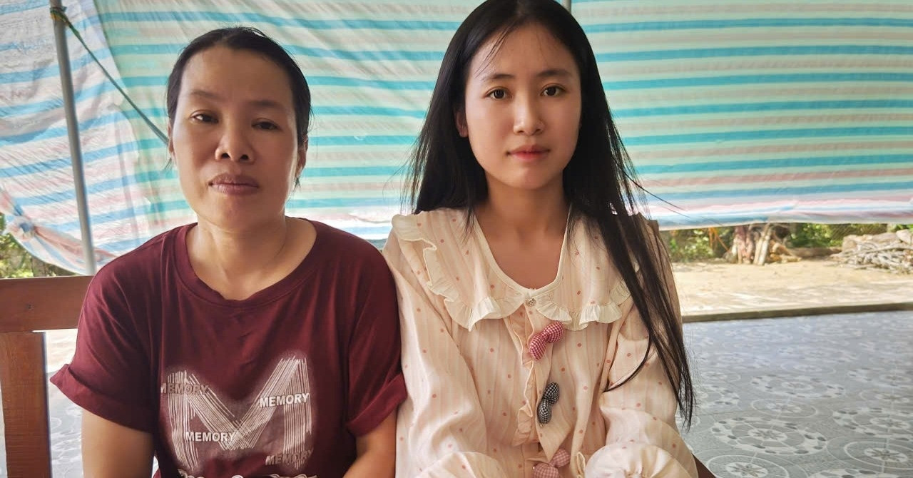 Thủ khoa khối C00 hai lần đỗ đại học nhưng lo không đủ tiền nhập học