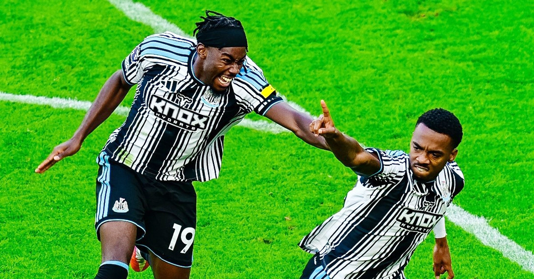 Liverpool thoát thua Newcastle phút bù giờ