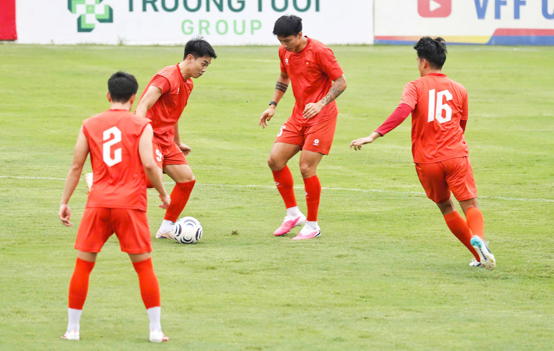 tuyen viet nam 4.jpg