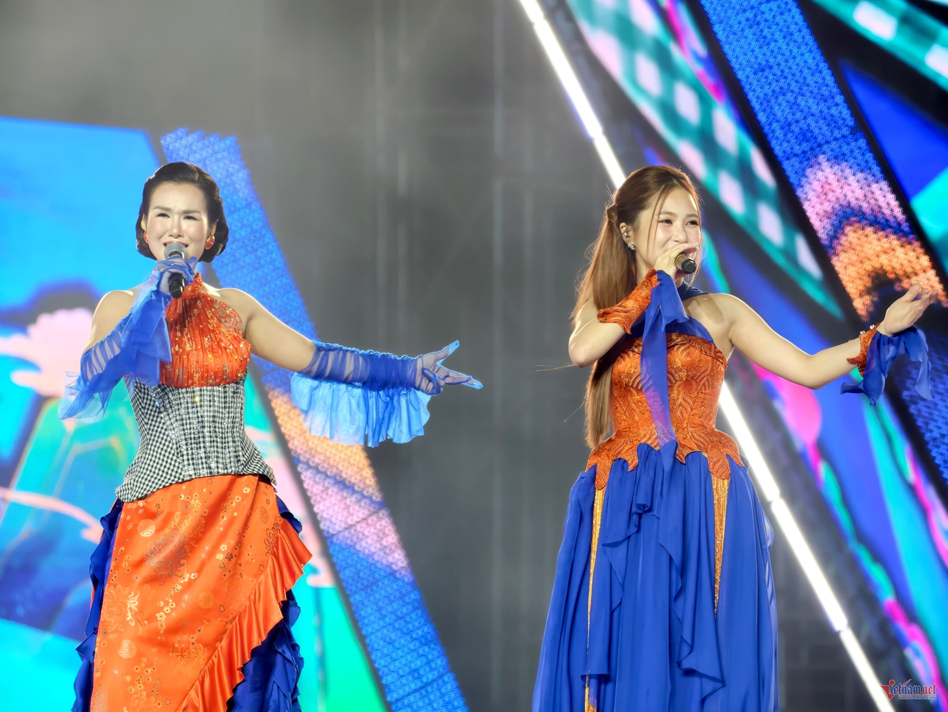 https://static-images.vnncdn.net/vps_images_publish/000001/000003/2026/8/24/w-1787500393847-3706847651405733622-3706847651405733622-57923ea74b1a88f71f9e90b5245145b7-381.jpg