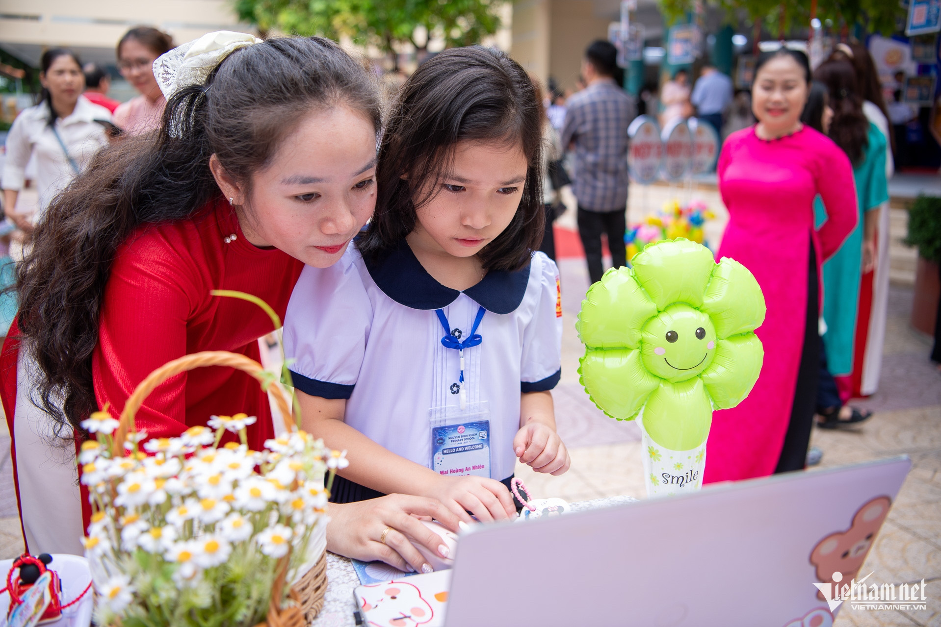 https://static-images.vnncdn.net/vps_images_publish/000001/000003/2026/8/24/w-lop-1-tuu-truong-tieu-hoc-nguyen-binh-khiem-tuan-hung-15-1141.jpg