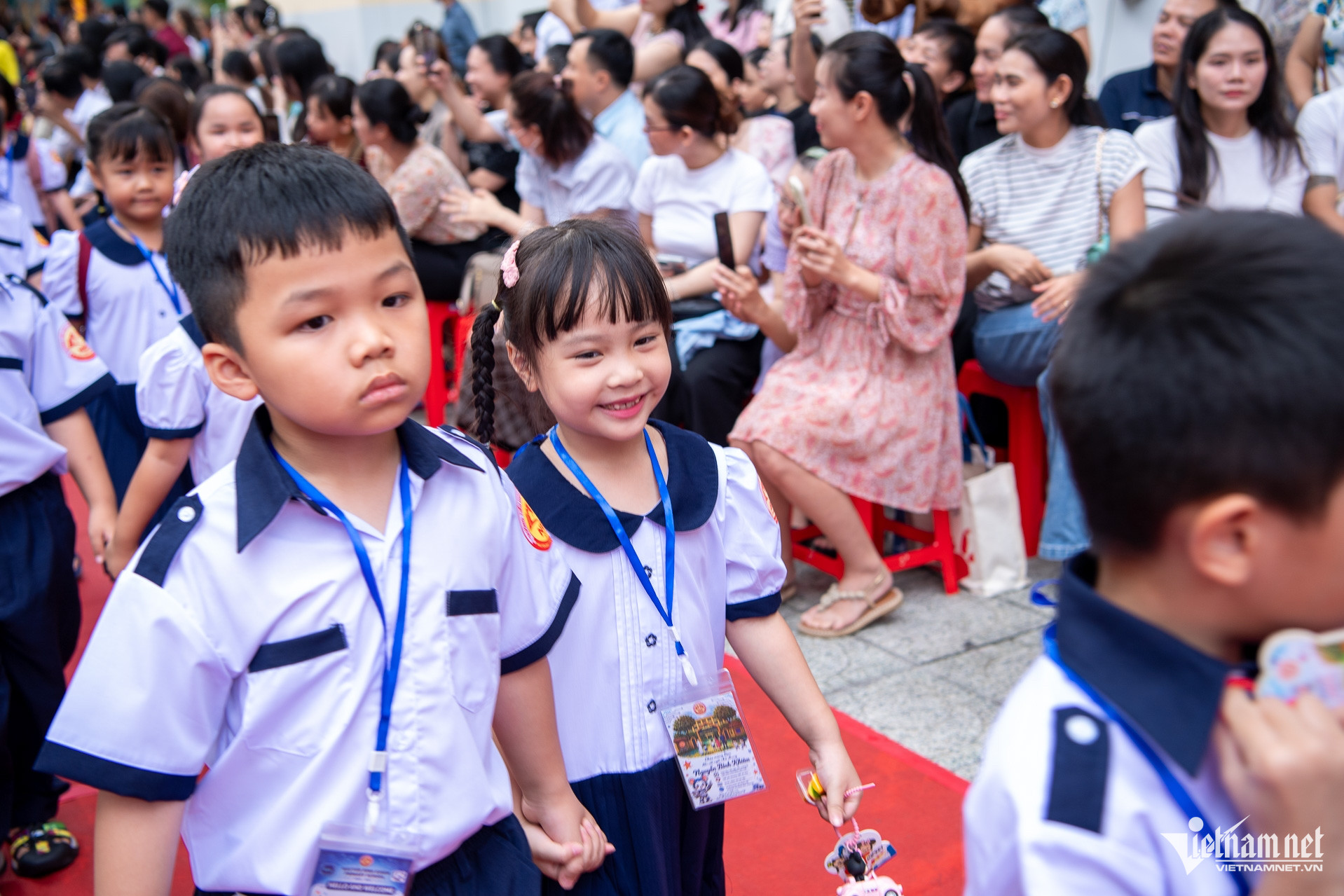 https://static-images.vnncdn.net/vps_images_publish/000001/000003/2026/8/24/w-lop-1-tuu-truong-tieu-hoc-nguyen-binh-khiem-tuan-hung-26-1146.jpg