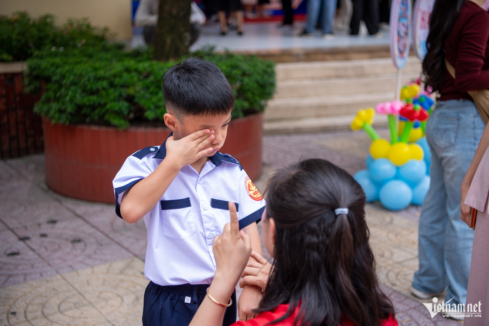W-Lớp 1 tựu trường tiểu học Nguyễn Bỉnh Khiêm Tuấn Hùng 5.jpg