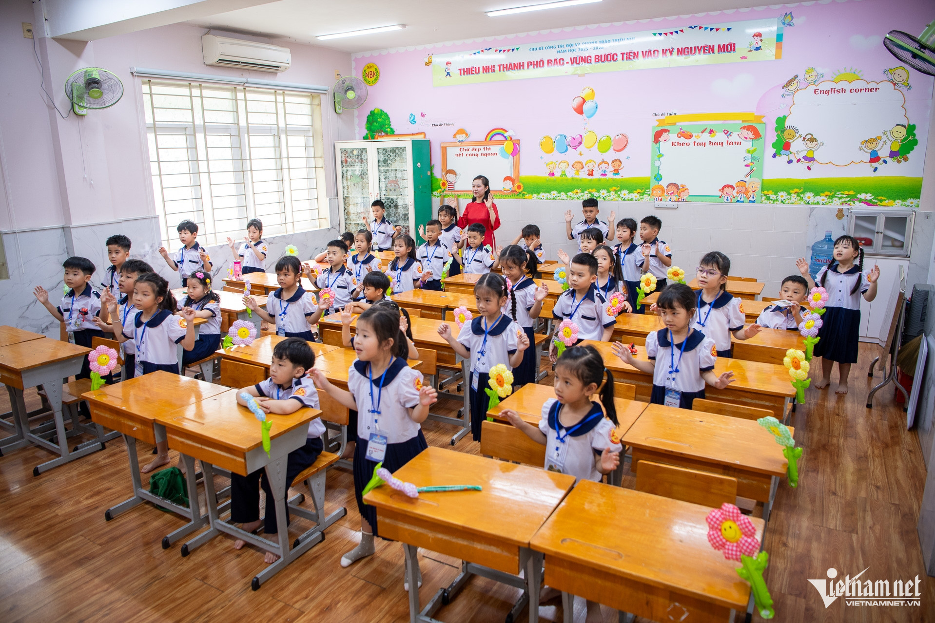 https://static-images.vnncdn.net/vps_images_publish/000001/000003/2026/8/24/w-lop-1-tuu-truong-tieu-hoc-tuan-hung-17-1151.jpg