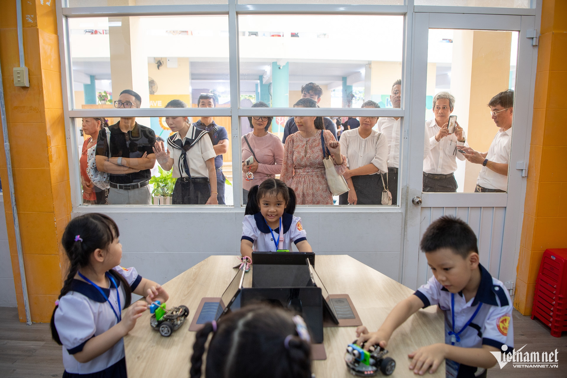 W-Lớp 1 tựu trường tiểu học Tuấn Hùng 6.jpg