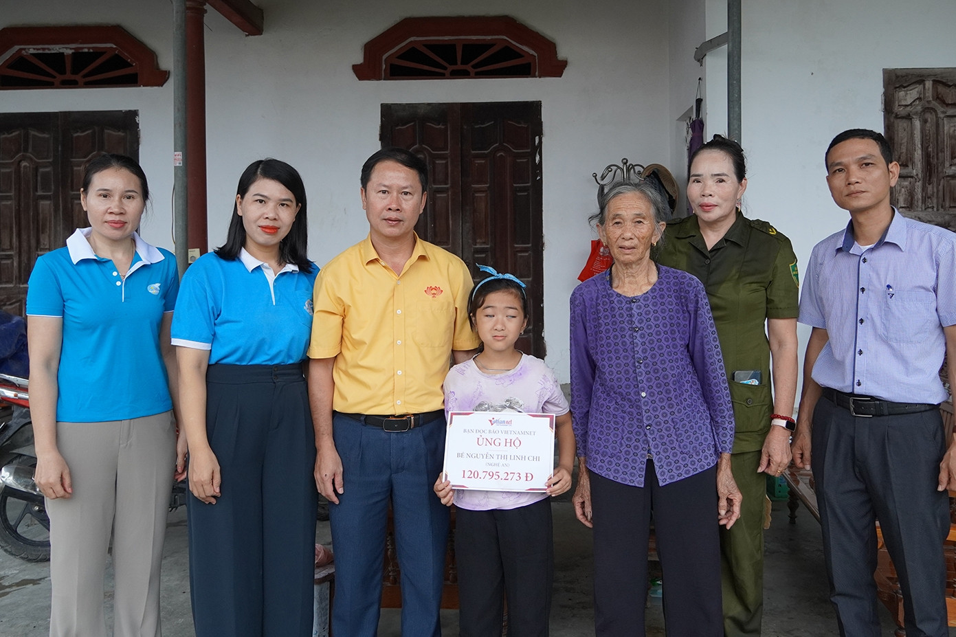 Bạn đọc giúp đỡ bé Nguyễn Thị Linh Chi ở Nghệ An hơn 120 triệu đồng