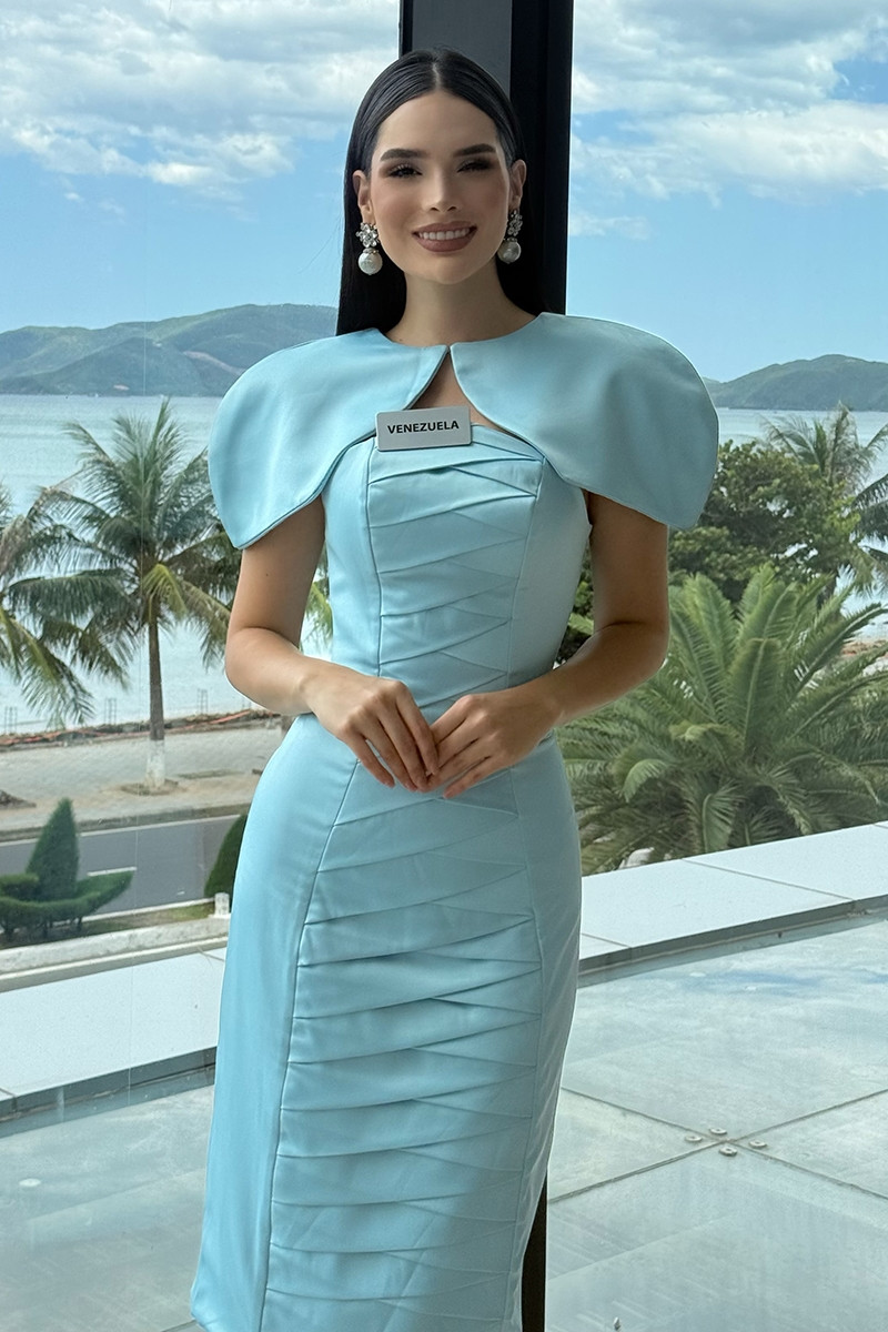 https://static-images.vnncdn.net/vps_images_publish/000001/000003/2026/8/25/miss-venezuela-001-537.jpg