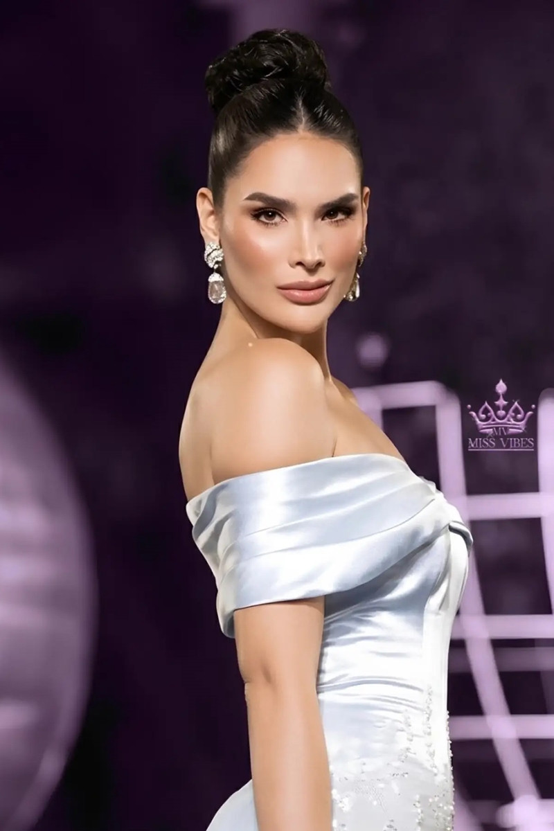 https://static-images.vnncdn.net/vps_images_publish/000001/000003/2026/8/25/miss-venezuela-003-539.jpg