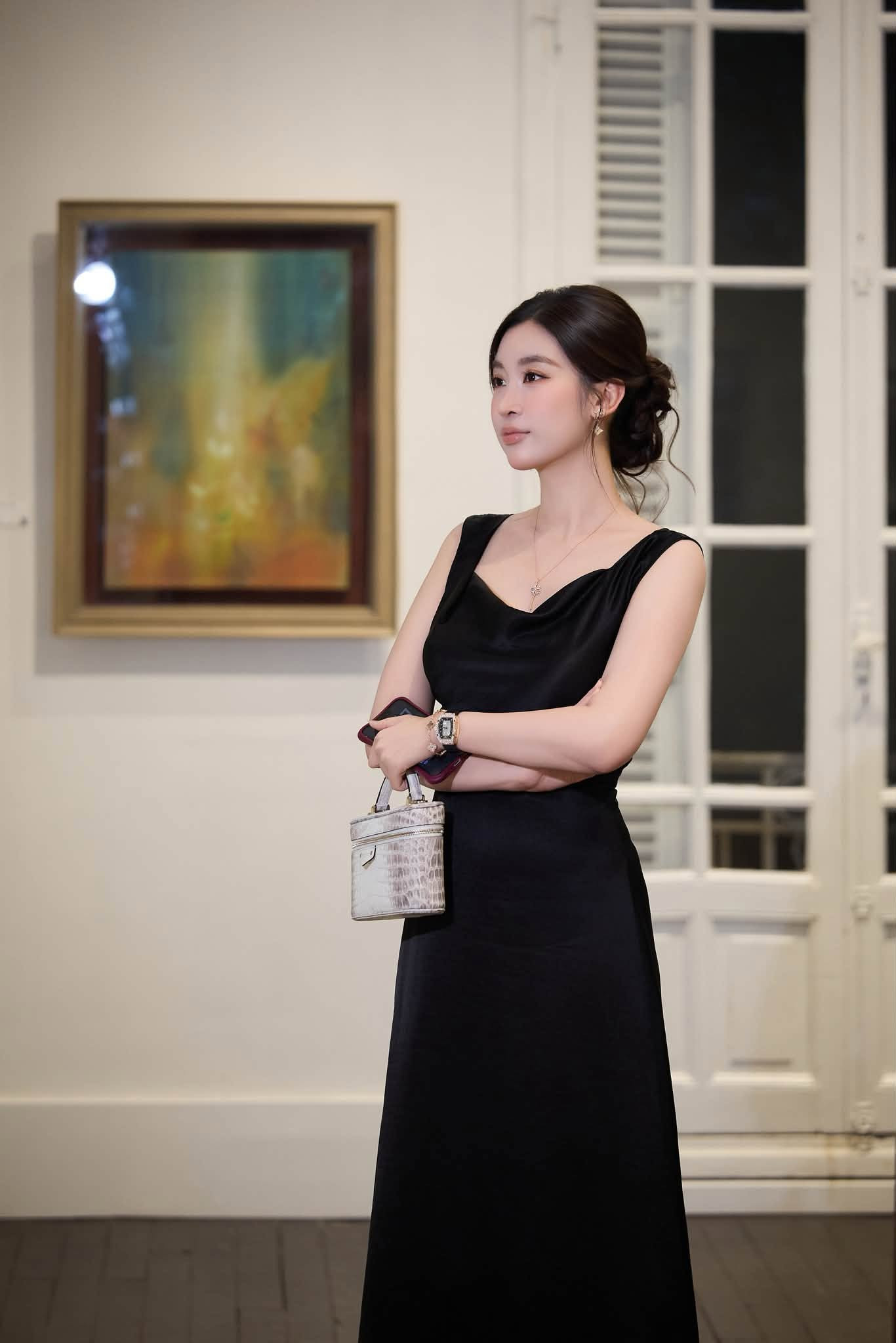 https://static-images.vnncdn.net/vps_images_publish/000001/000003/2026/8/25/my-linh-02-661.jpg