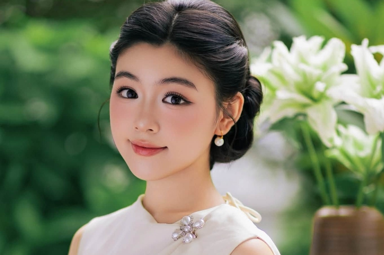 Nhan sắc càng ngắm càng mê của Thảo Linh - con gái MC Quyền Linh
