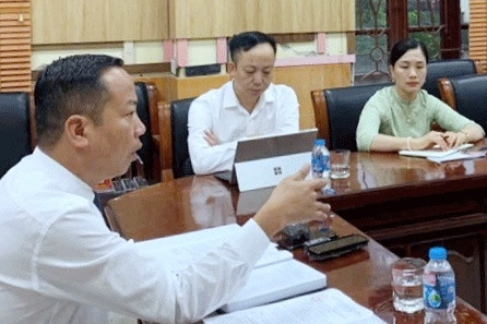 Sau phân cấp, ai có quyền ký quyết định nâng bậc lương công chức, viên chức?