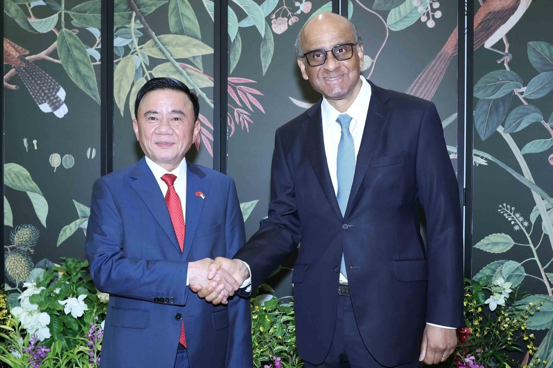 Thường trực Ban Bí thư gặp Tổng thống và Thủ tướng Singapore