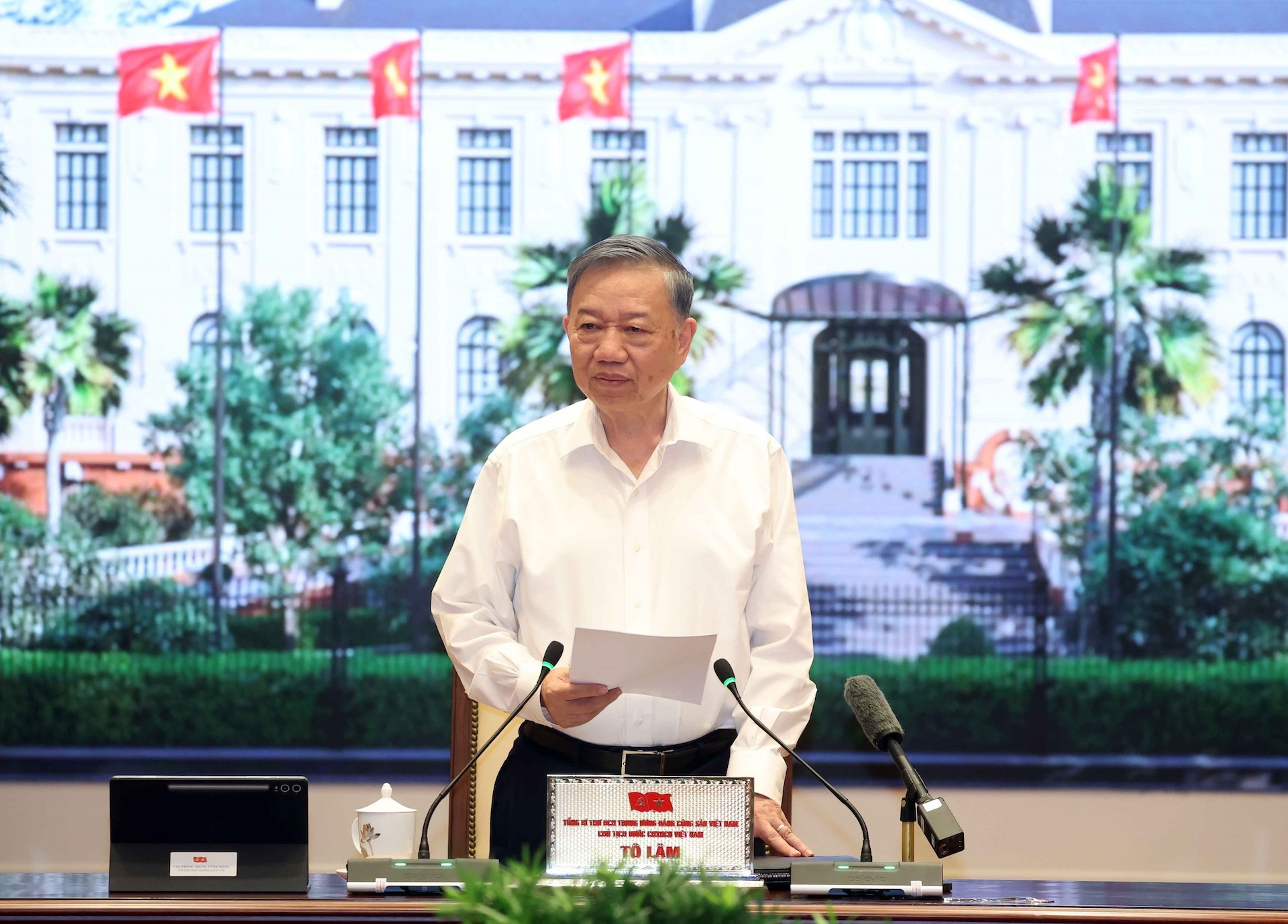 vna_potal_tong_bi_thu_chu_tich_nuoc_lam_viec_voi_dang_uy_chinh_phu_ve_thuc_hien_chinh_sach_an_sinh_xa_hoi_8981175.jpg