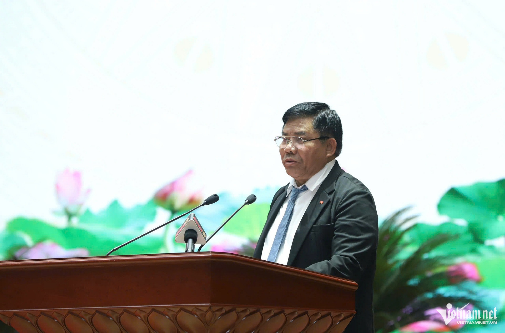 W-Thu truong Y Thong.jpg