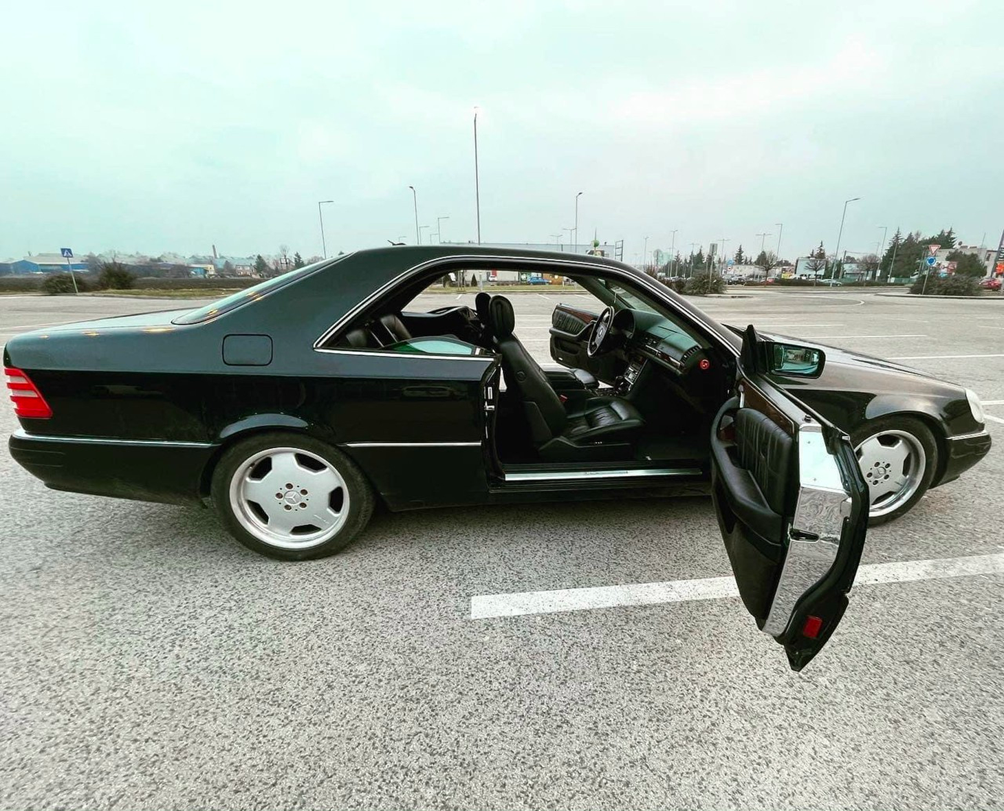 Mercedes-Benz S500 Coupe 1999 từ bản độ đậm chất siêu xe được đưa về nguyên bản