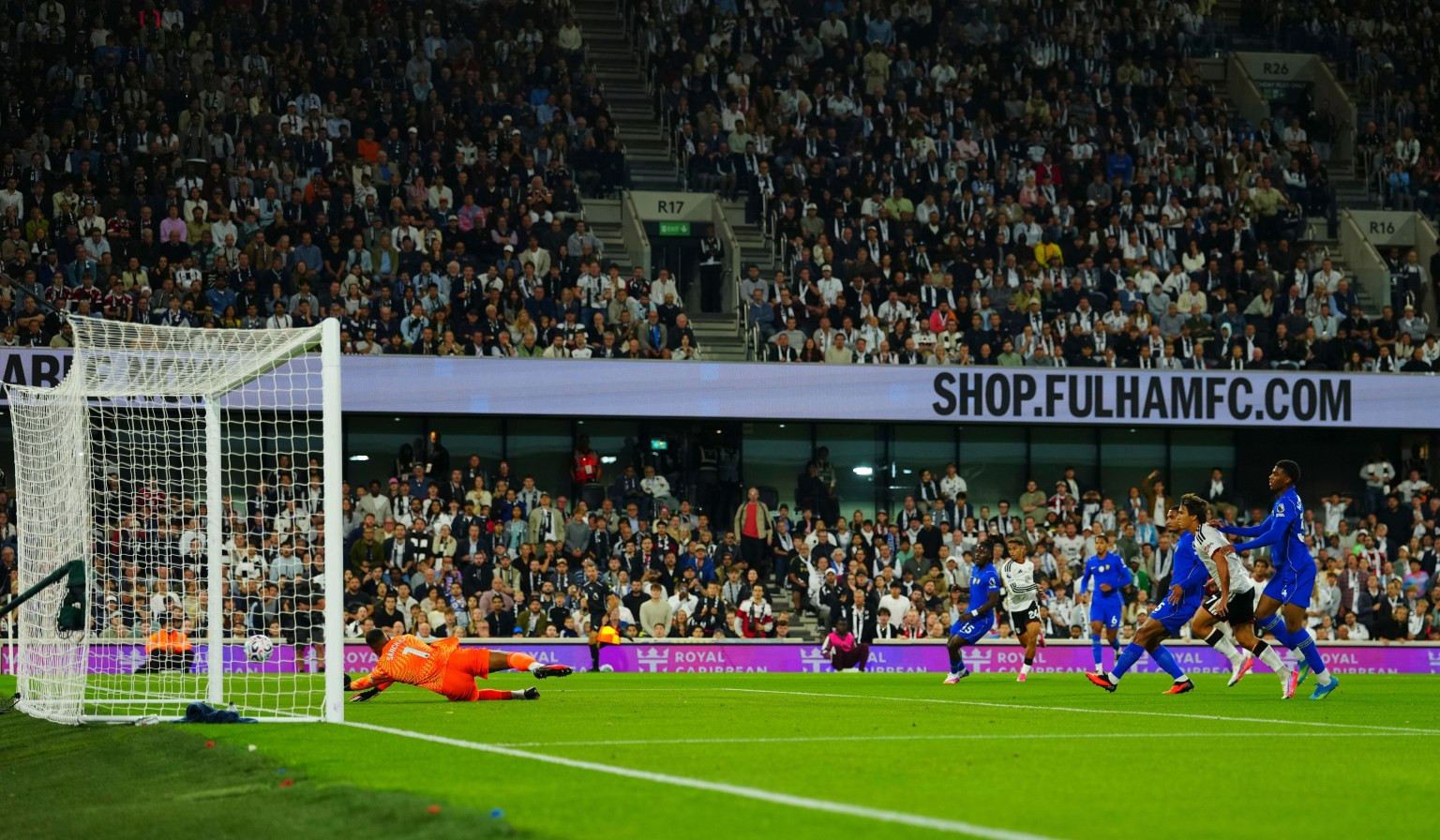 www_thesun_co_uk josh king fulham scores opening 1103201072 (1).jpg