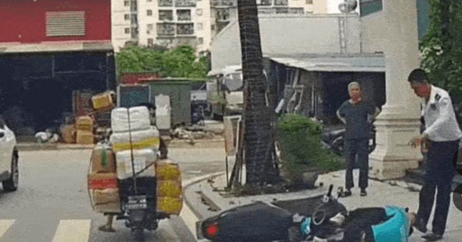 Xác minh clip nam bảo vệ đấm, đá túi bụi tài xế xe công nghệ ở Hà Nội