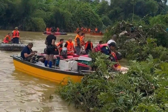 Bản tin chiều 26/8: Vụ lật thuyền 3 người mất tích: Tìm thấy thi thể người