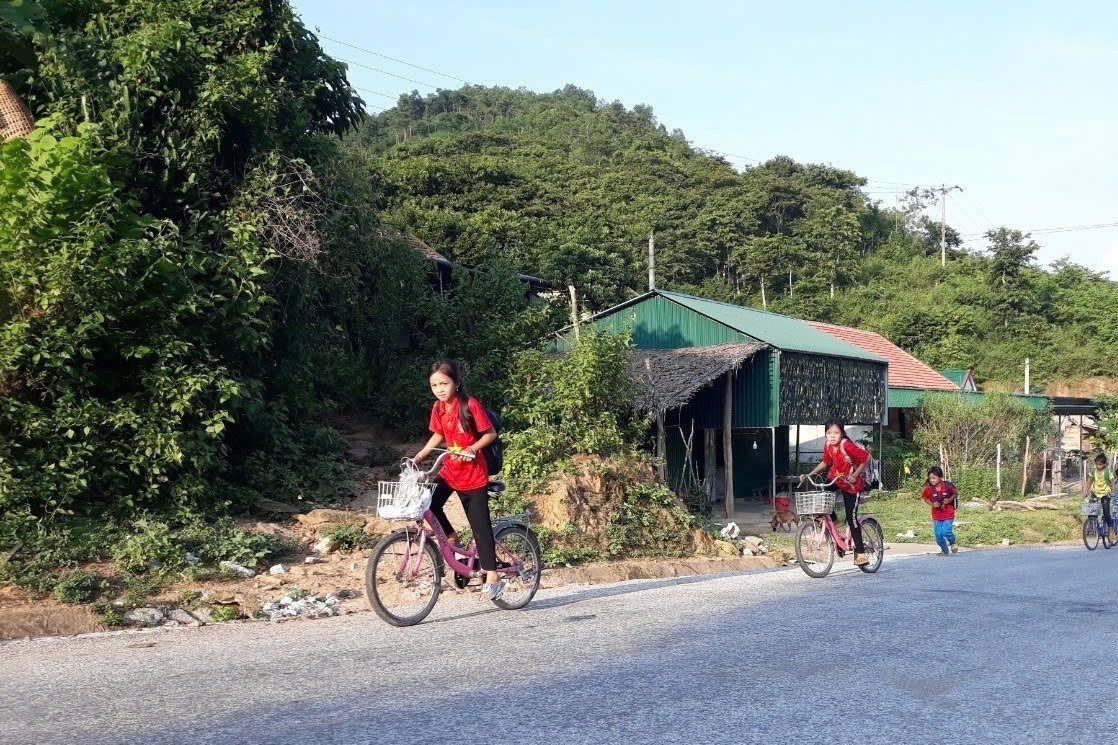 Bỏ trống trẻ nhà trẻ, hụt một điểm tựa cho học sinh dân tộc rất ít người