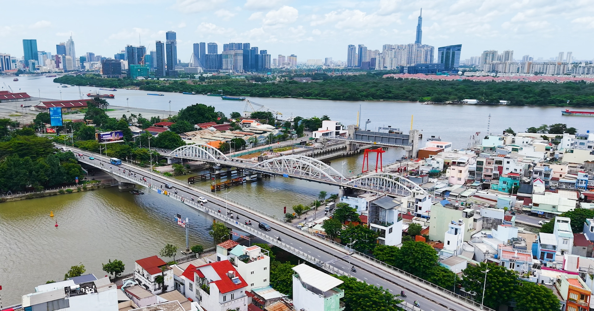 Cận cảnh cây cầu hơn 120 năm tuổi ở TPHCM trước ngày được thay thế
