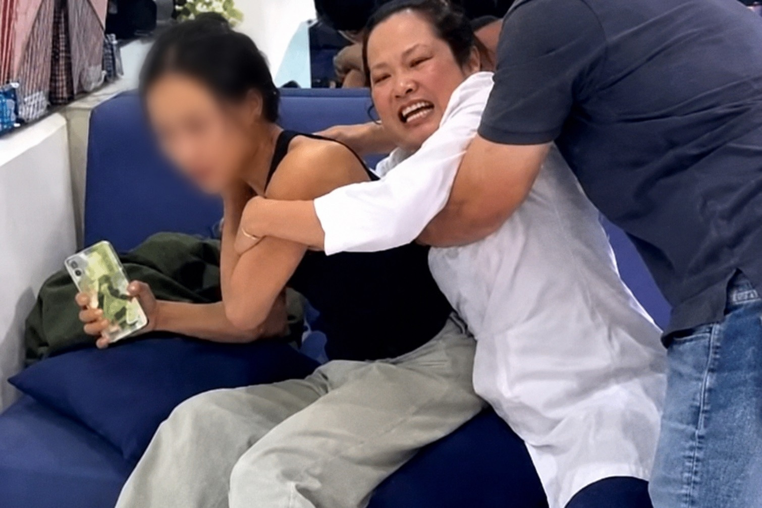 Hành hung khách niềng răng, nữ chủ phòng khám nha khoa lĩnh án