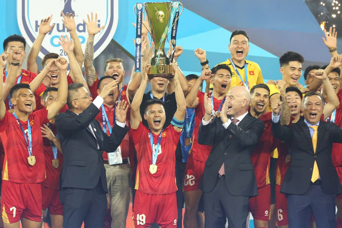 Khoảnh khắc đẹp: Việt Nam nâng cao danh hiệu ASEAN Cup 2026