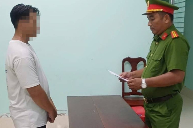 Người phụ nữ tử vong giữa đường, công an tạm giữ thanh niên 21 tuổi
