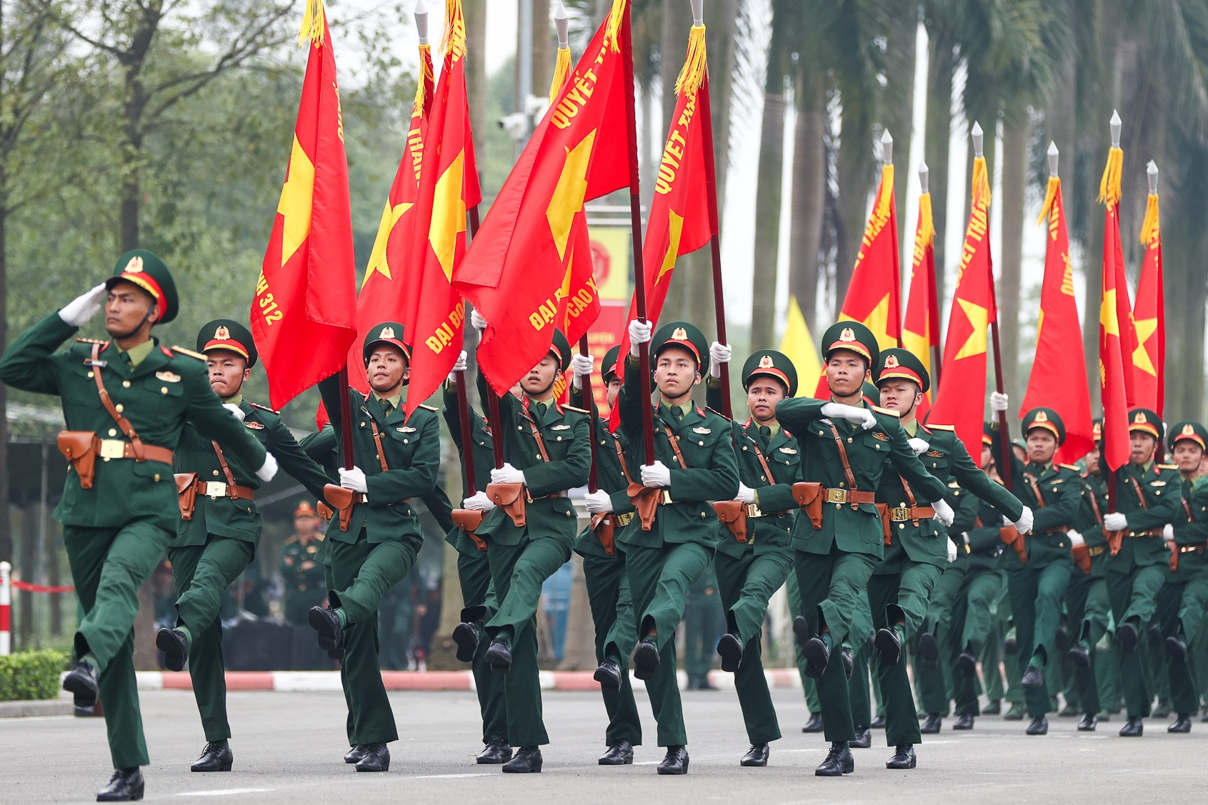 Sĩ quan Quân đội nghỉ hưu sớm được hỗ trợ lên tới 5 tháng tiền lương