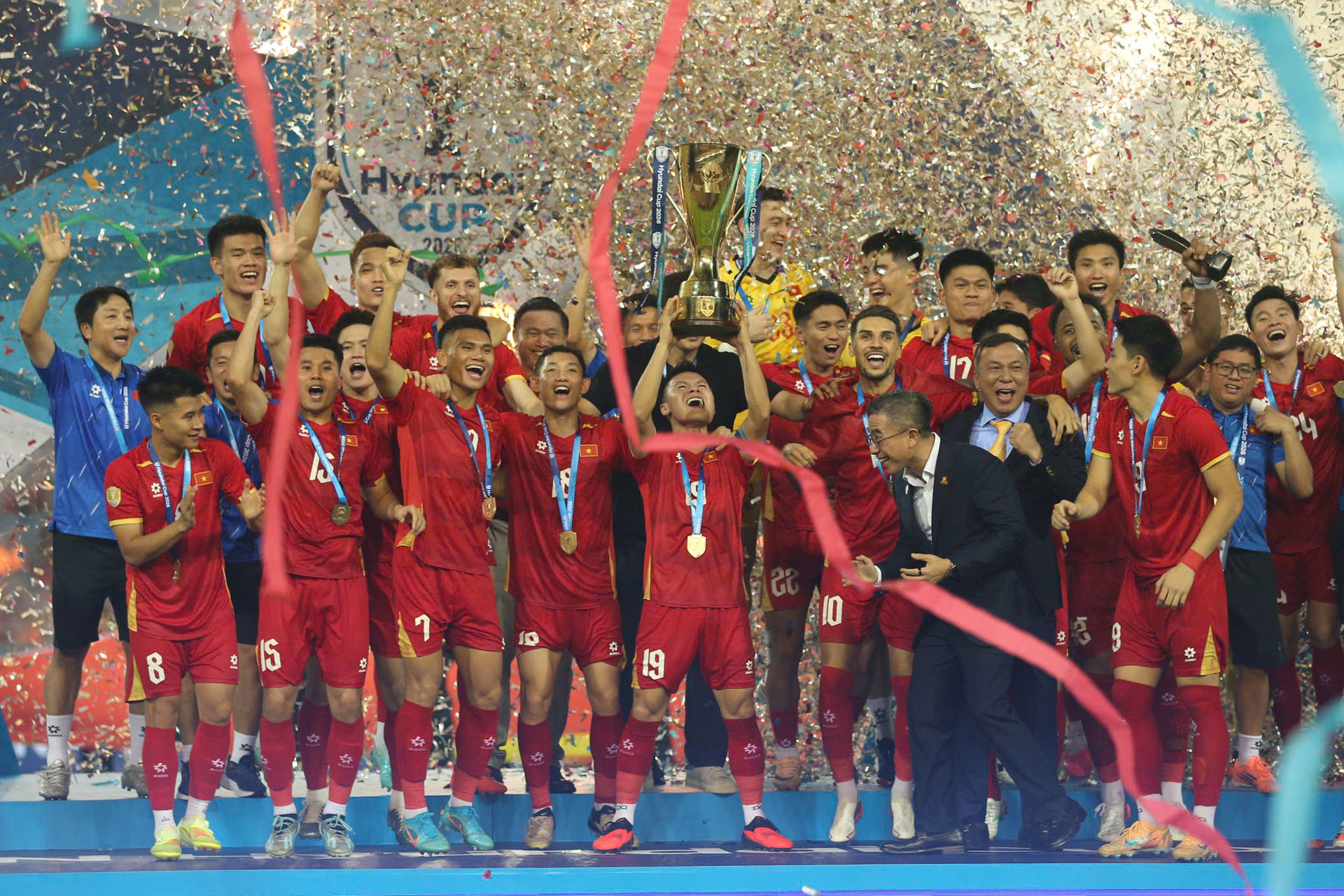 Viet Nam Cup 2.jpg