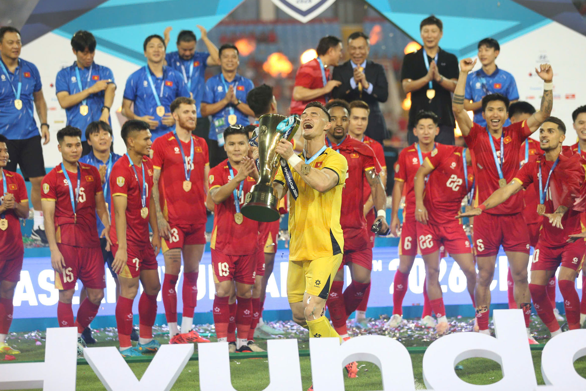 https://static-images.vnncdn.net/vps_images_publish/000001/000003/2026/8/26/viet-nam-cup-4-4884.jpg