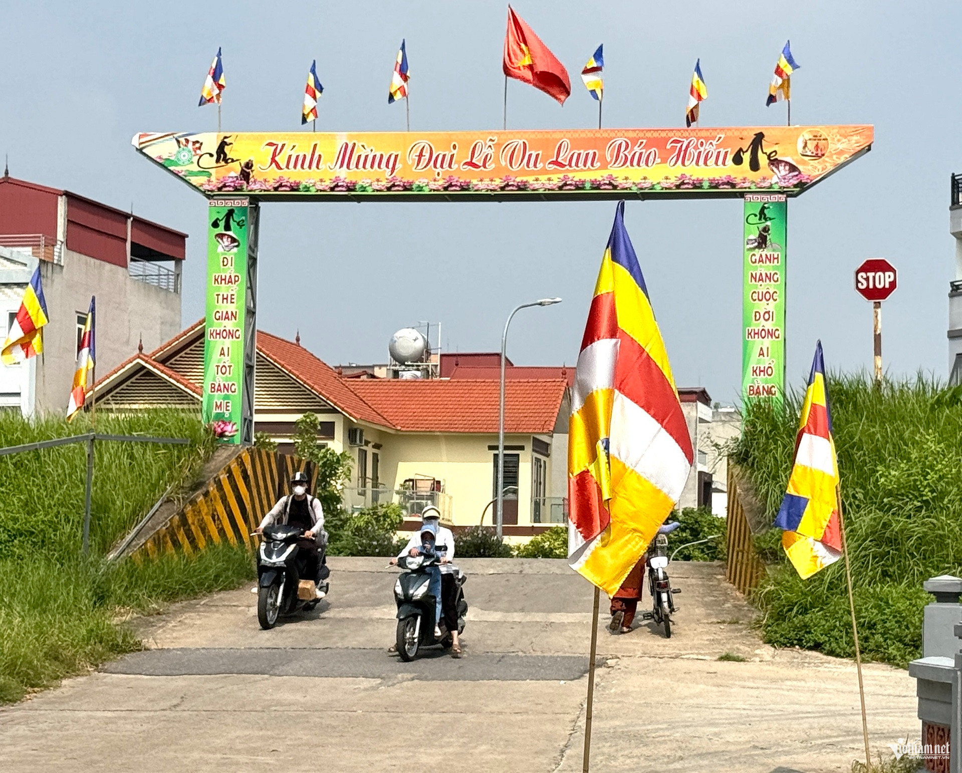 W-Vu Lan.jpg