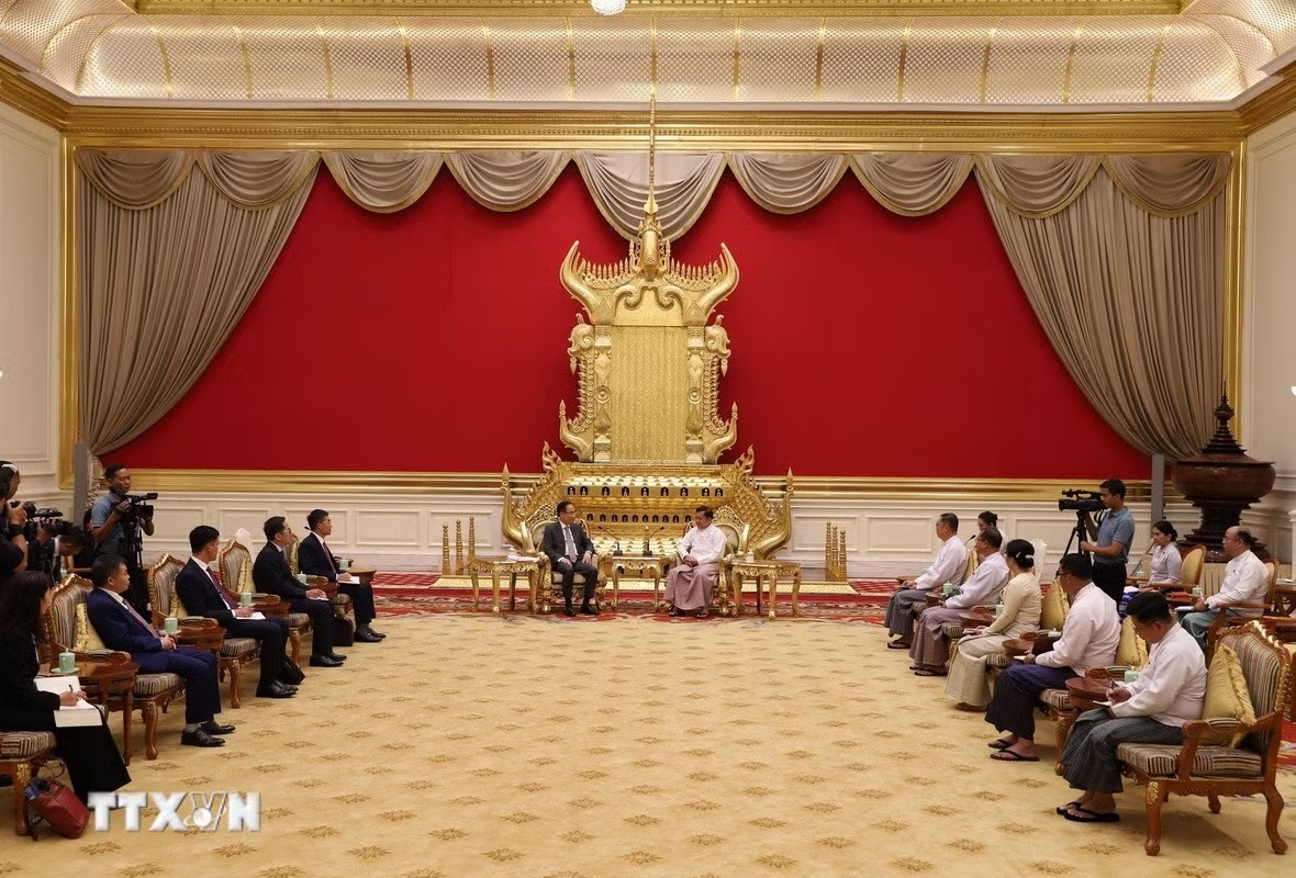 bo truong ngoai giao le hoai trung hoi kien tong thong myanmar va chu tich ha vien myanmar 2 resize.avif