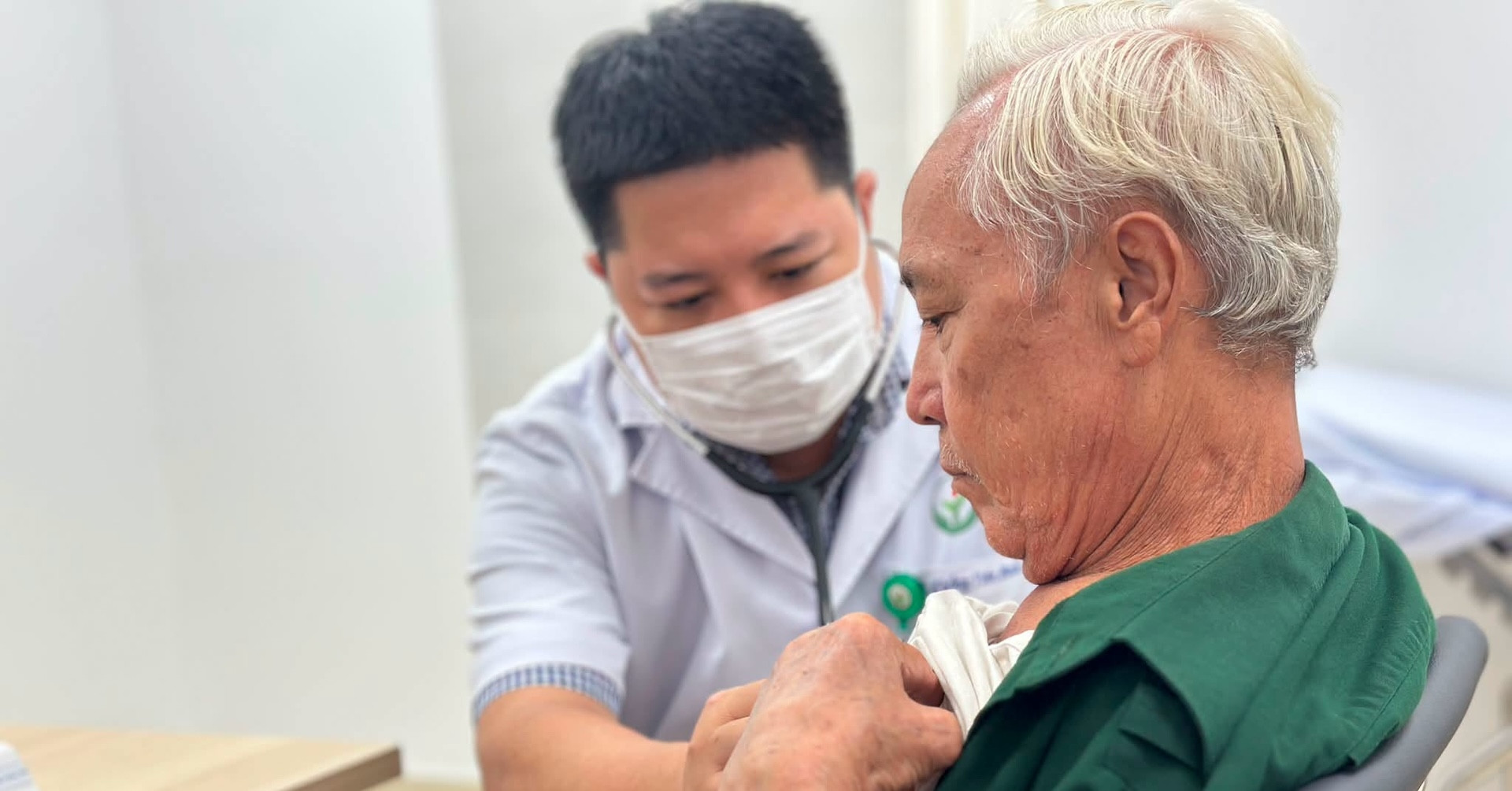 Bộ trưởng Y tế nói về đề xuất sửa chính sách thanh toán BHYT cho người nghỉ hưu