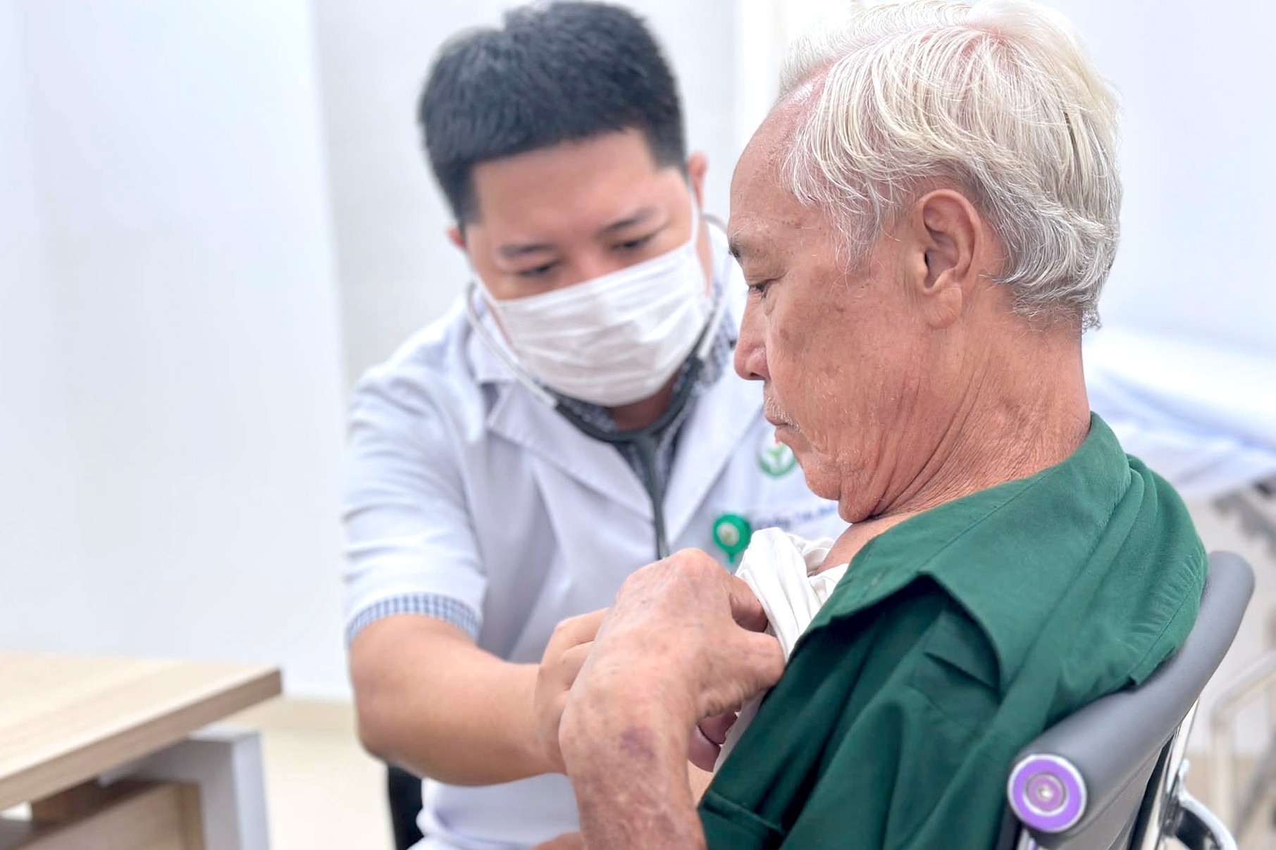 Bộ trưởng Y tế nói về đề xuất sửa chính sách thanh toán BHYT cho người nghỉ hưu