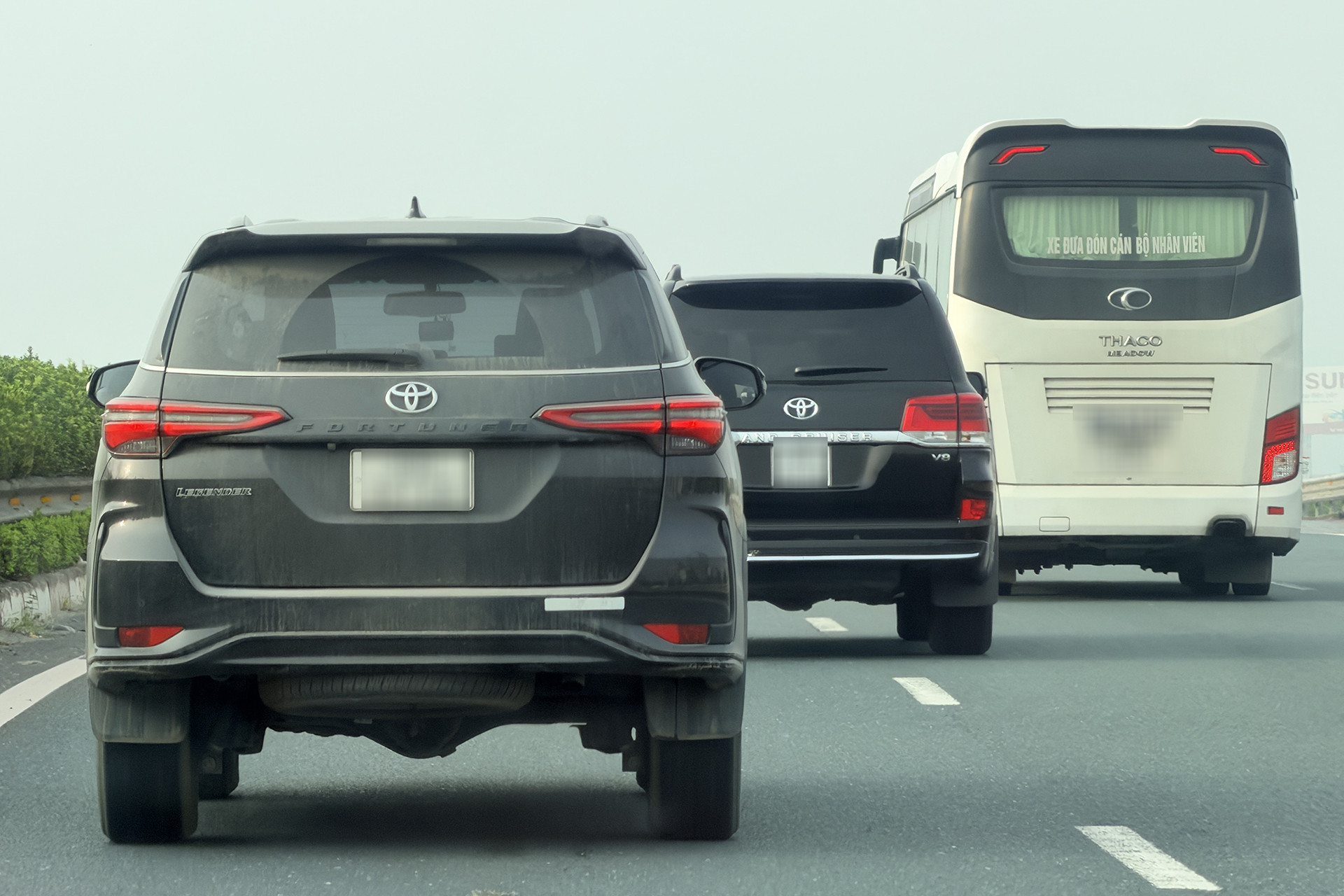 Xe khác tạt đầu, phanh gấp: CSGT có phạt lỗi không giữ khoảng cách?