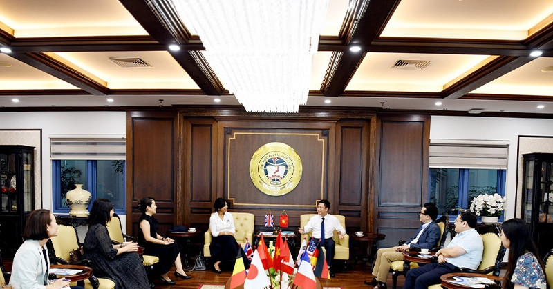 Đại học Kinh tế Quốc dân và ICAEW thúc đẩy hợp tác đào tạo theo chuẩn quốc tế