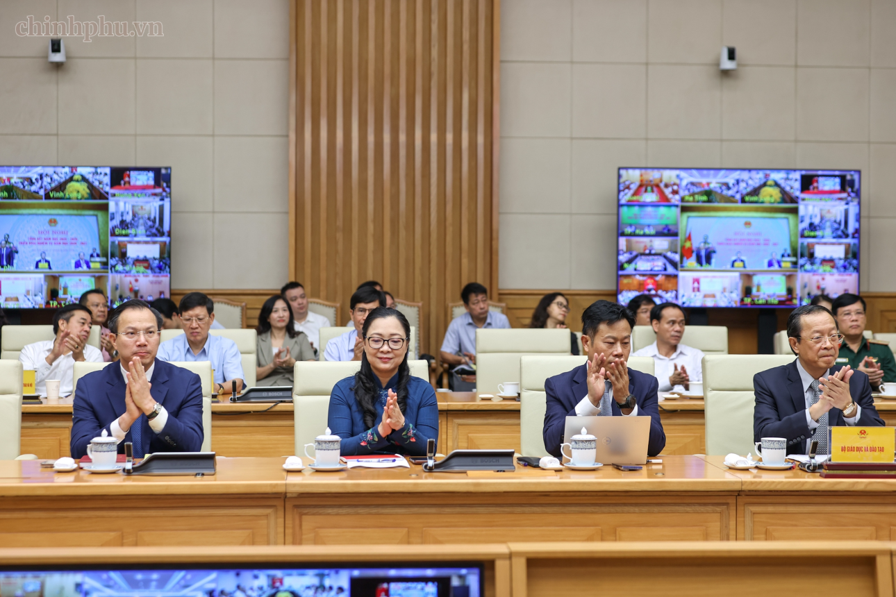 hoi nghi tong ket edit.png