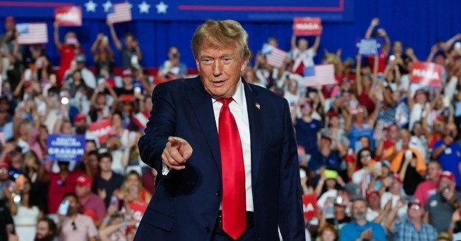 Ông Trump nói về việc giám đốc CIA tới Nga, muốn &amp;apos;dạy Canada một bài học&amp;apos;