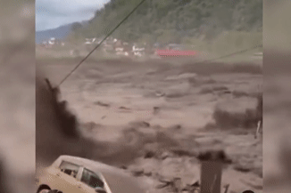 Số người tử nạn tăng vọt, hé lộ nguyên nhân lũ quét kinh hoàng ở biên giới Nepal - Trung Quốc