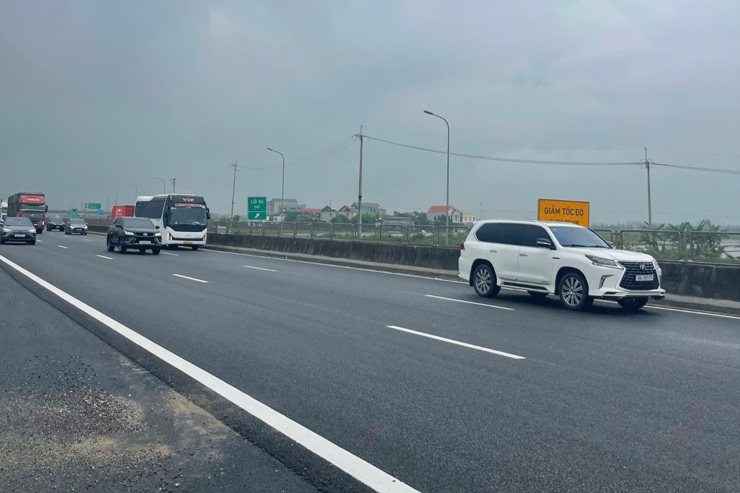 Tài xế lưu ý để không bị phạt nguội trên cao tốc 6 làn Cao Bồ - Mai Sơn