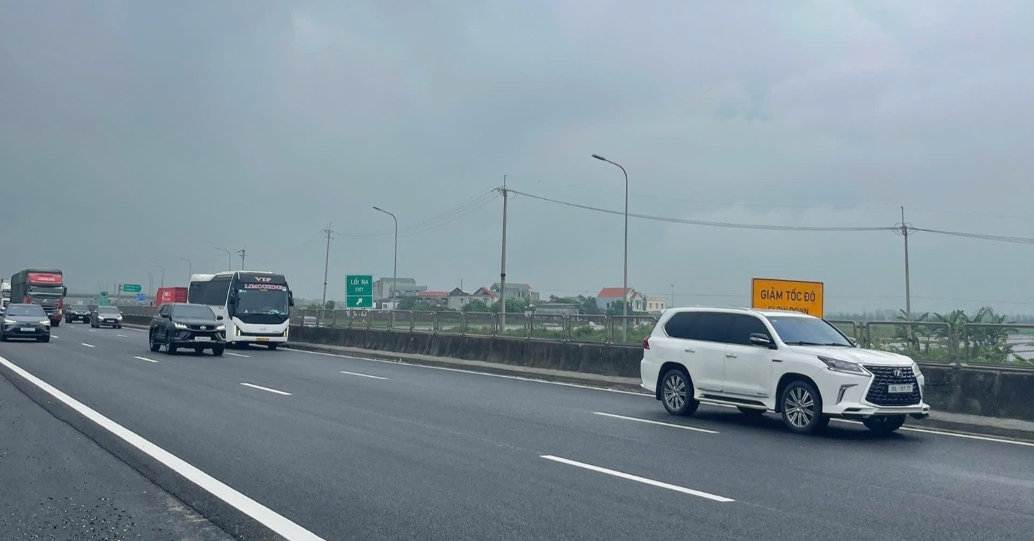 Tài xế lưu ý để không bị phạt nguội trên cao tốc 6 làn Cao Bồ - Mai Sơn