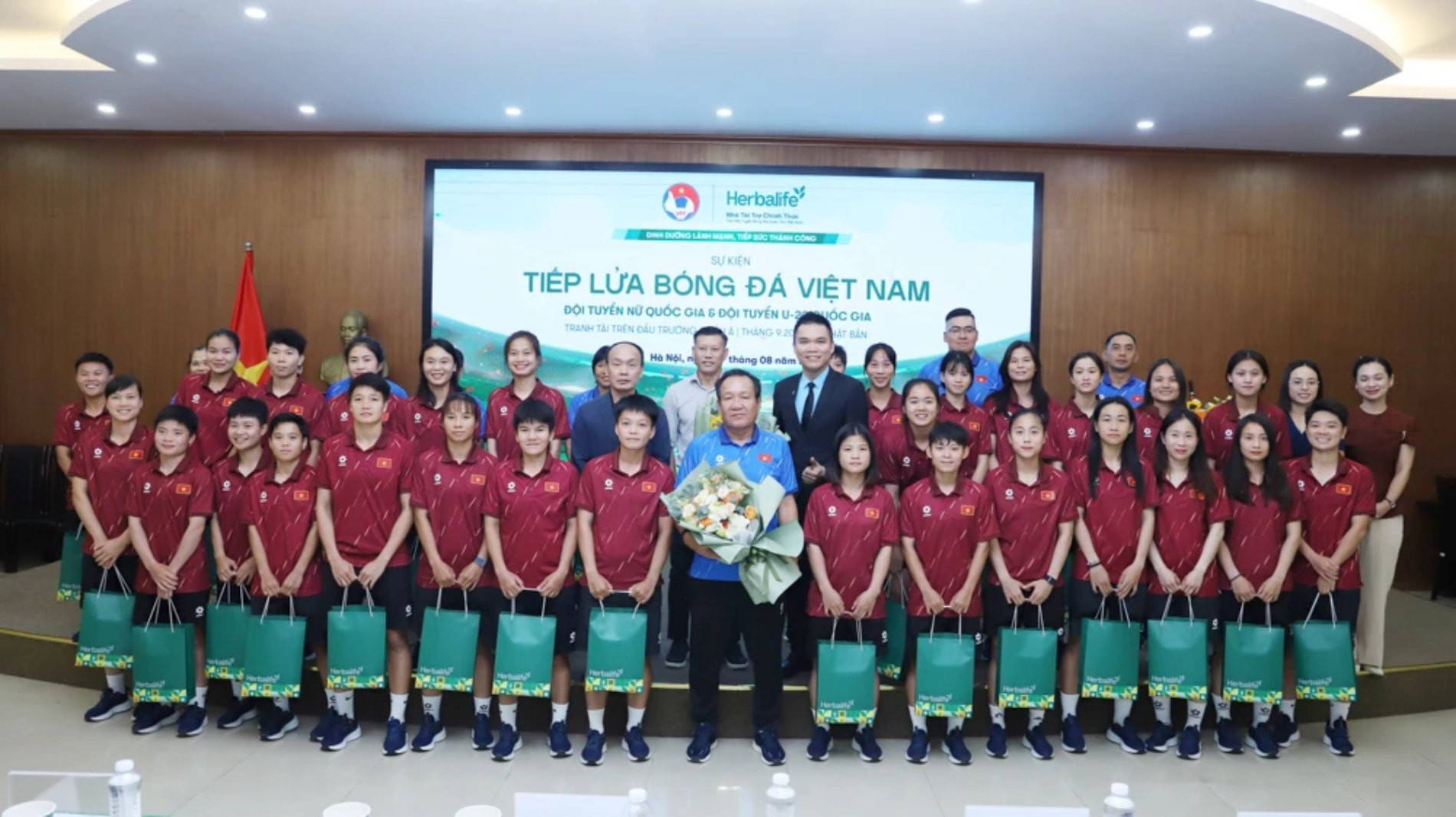 tuyennuVietnam.jpg
