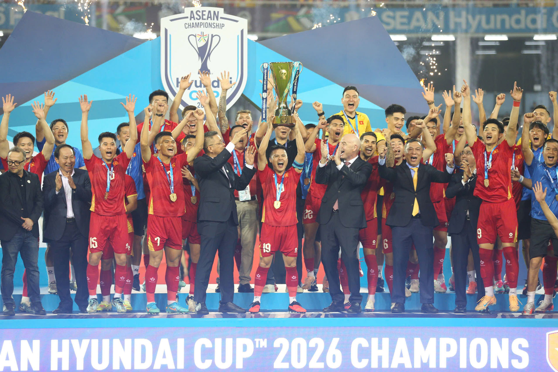 Viet Nam Cup 1.jpg