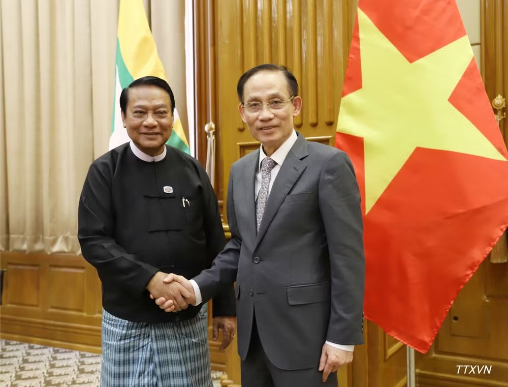 vna potal bo truong ngoai giao le hoai trung hoi kien tong thong myanmar va chu tich ha vien myanmar 8984030 8093.avif