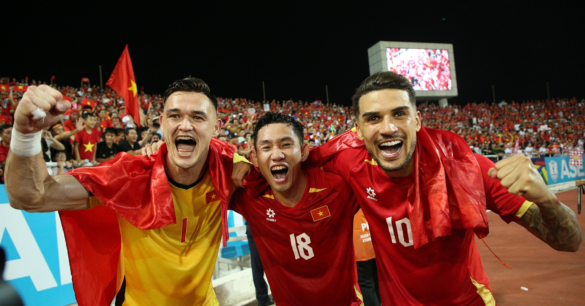 Vô địch ASEAN Cup, Đình Bắc, Hoàng Hên nói lời xúc động