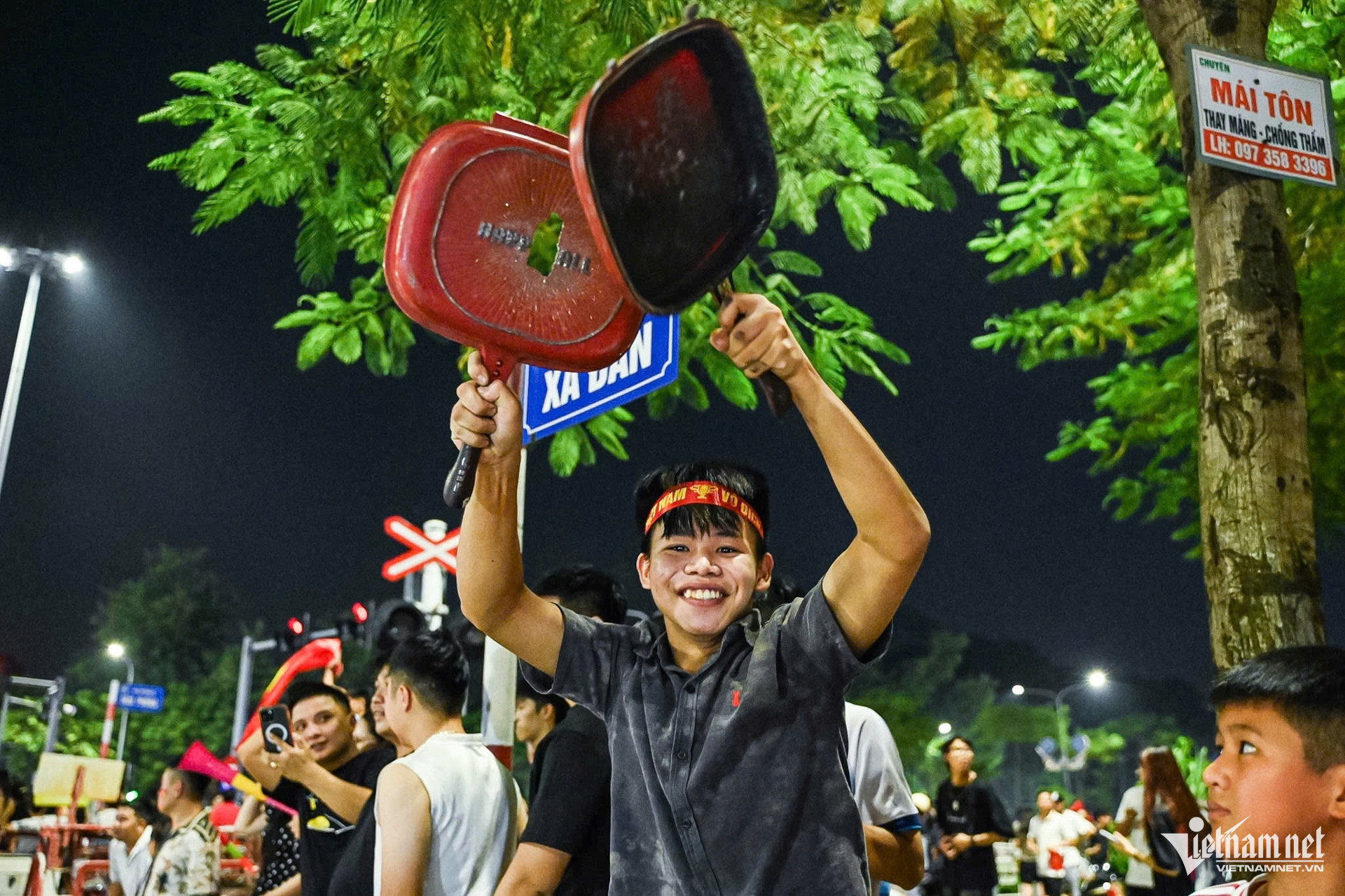 https://static-images.vnncdn.net/vps_images_publish/000001/000003/2026/8/27/w-bao-bong-da-7-304.jpg