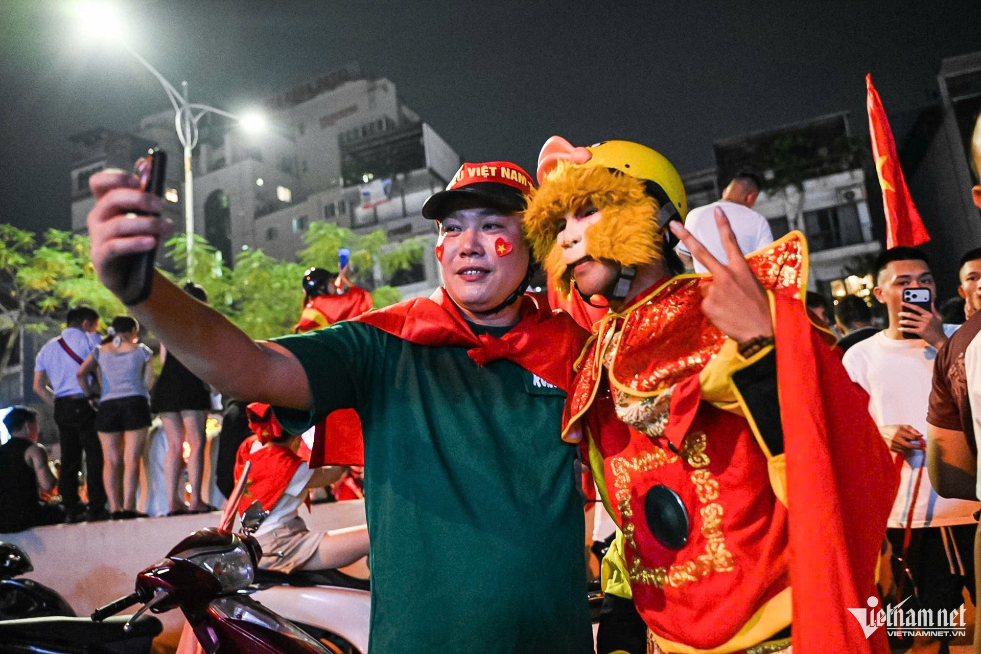https://static-images.vnncdn.net/vps_images_publish/000001/000003/2026/8/27/w-bao-bong-da-9-310.jpg
