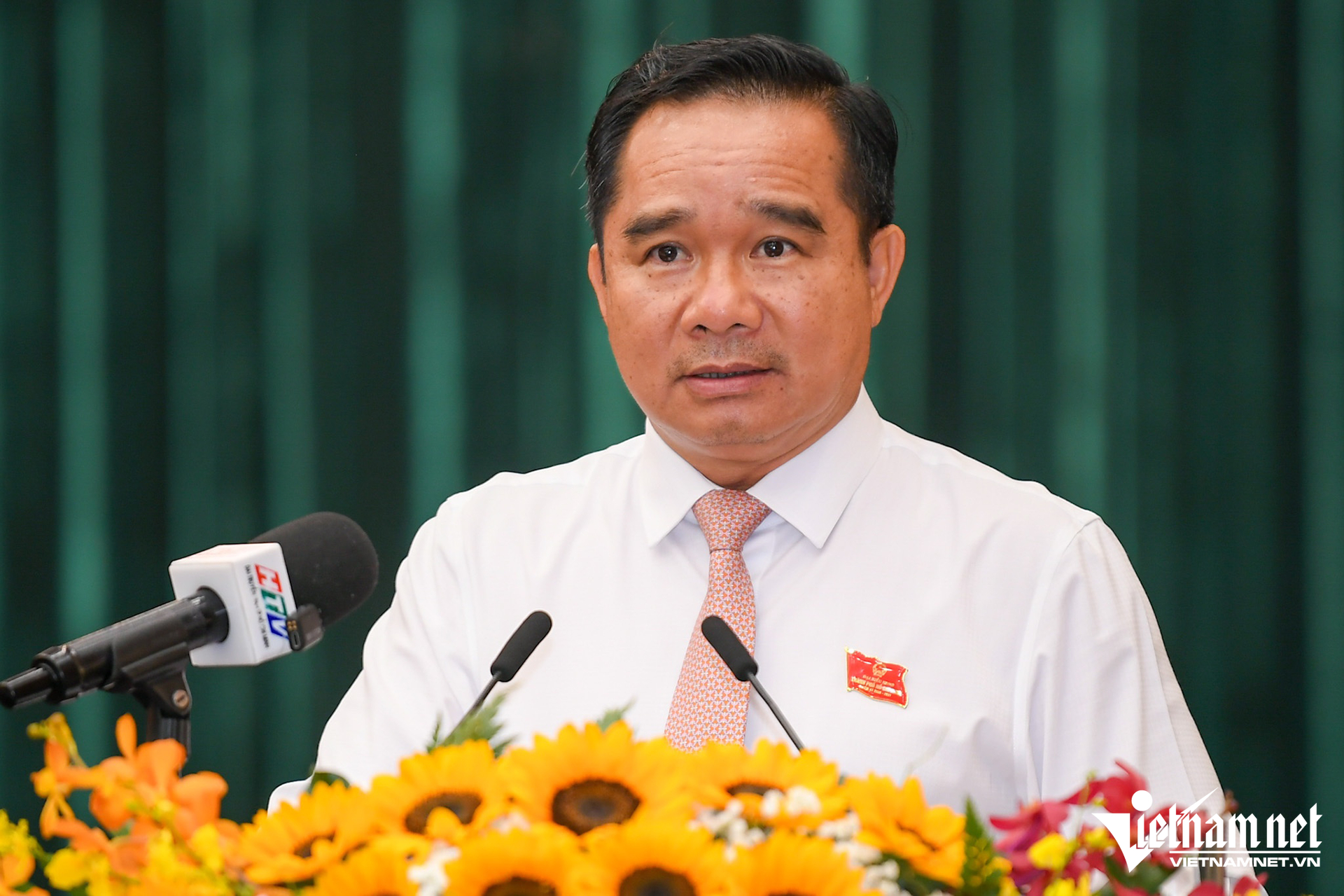W-Chủ tịch UBND TPHCM.png