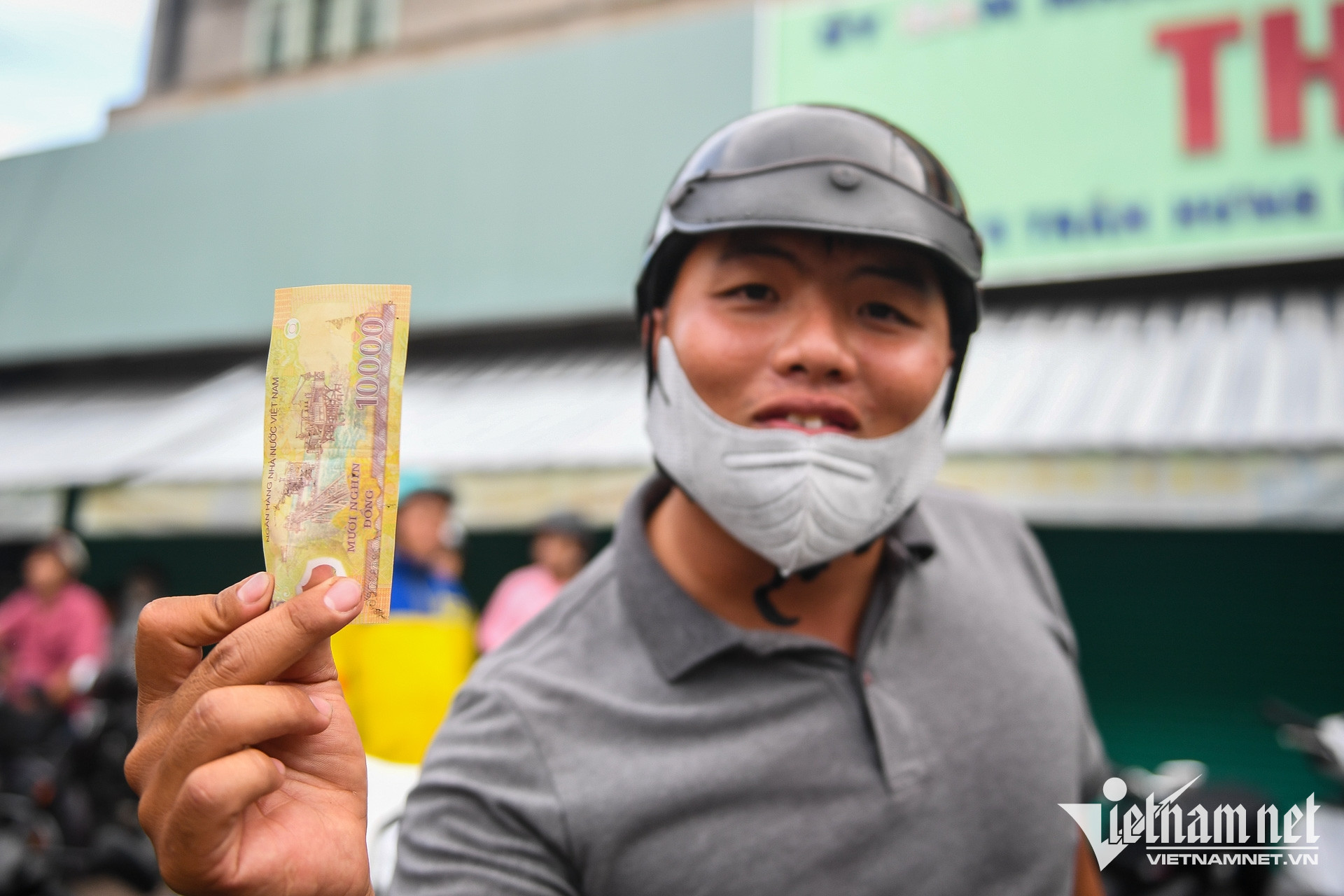 W-giật cô hồn TPHCM Nguyễn Huế 4.jpg