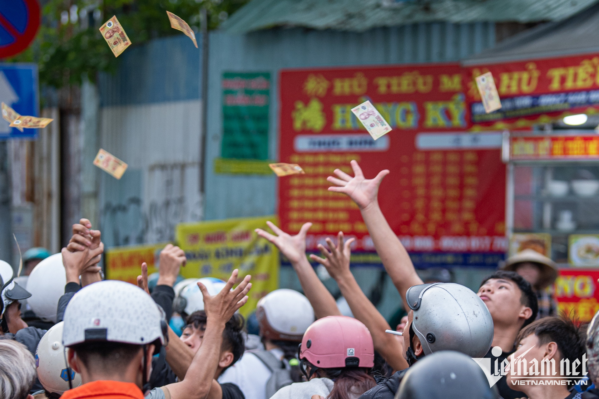 https://static-images.vnncdn.net/vps_images_publish/000001/000003/2026/8/27/w-giut-co-hon-tuan-hung-37-3023.jpg